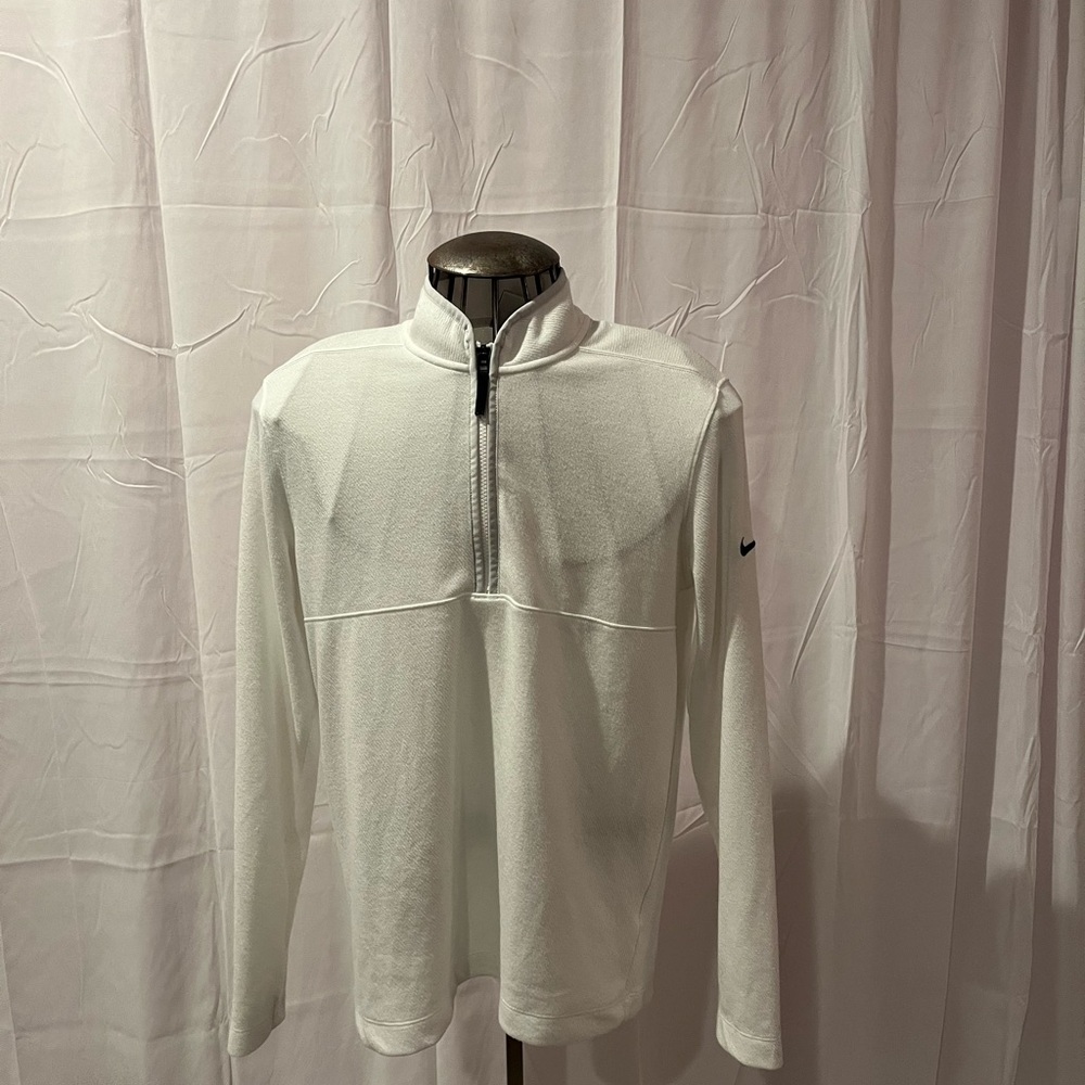 Nike dri-fit golf quarter zip 
Size: Men’s M
